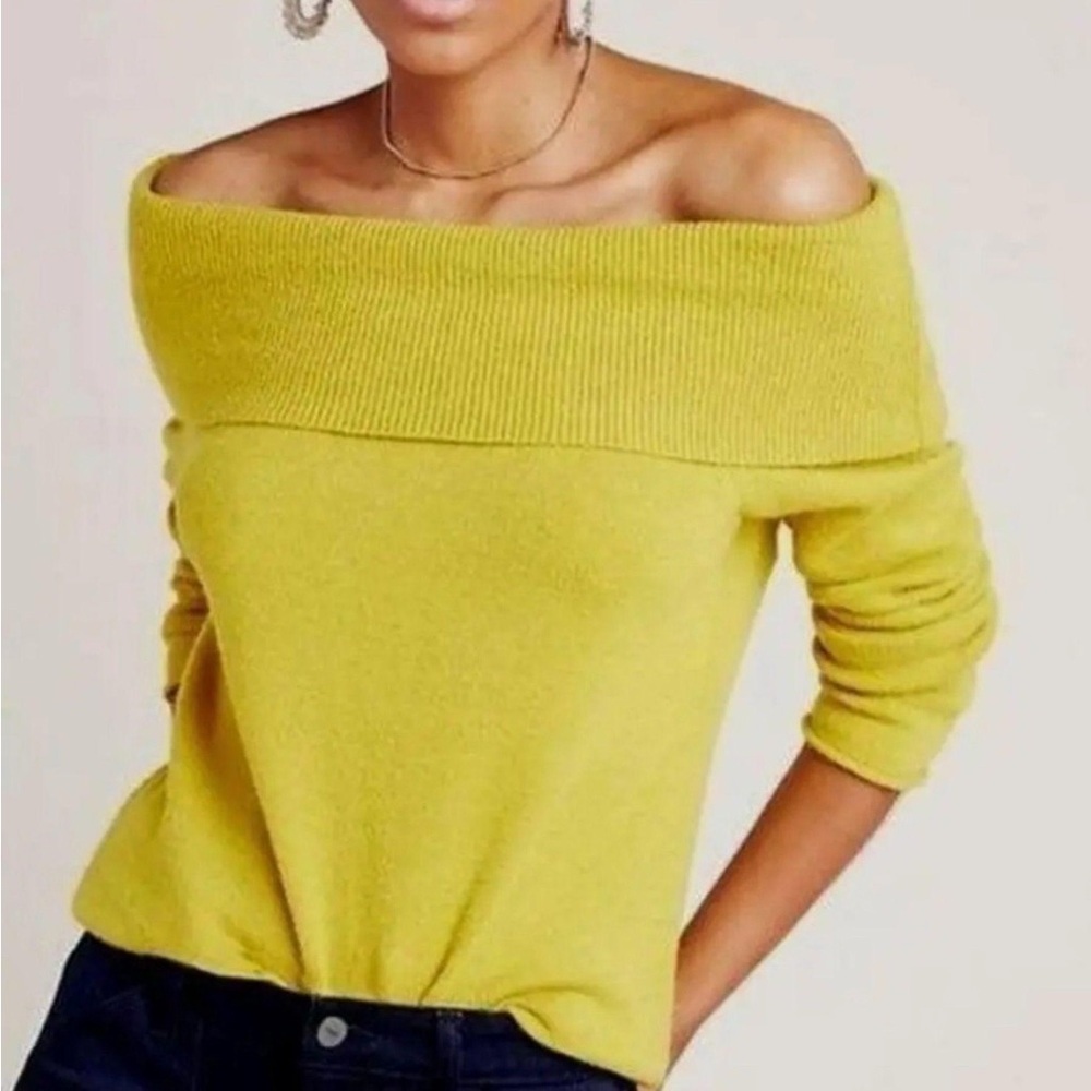 Anthropologie Shelby Off the Shoulder Pullover
Sweater size XS
